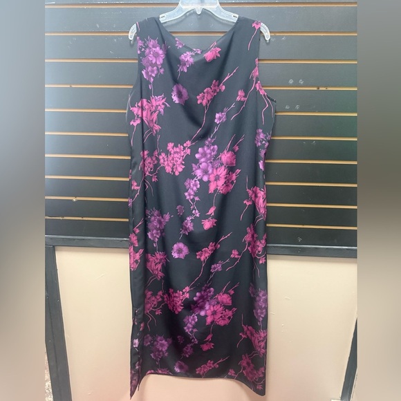 JM Collection Black Midi Dress with Elegant Design - Picture 3 of 3